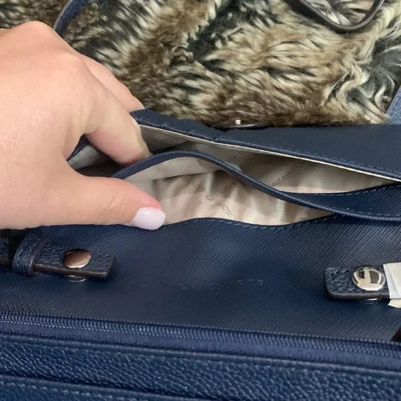 Michael Kors Navy Wallet/Crossbody-NWOT - Picture 16 of 16